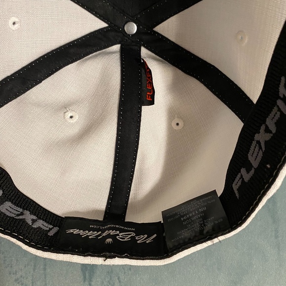 Plain White Hat - Picture 5 of 5